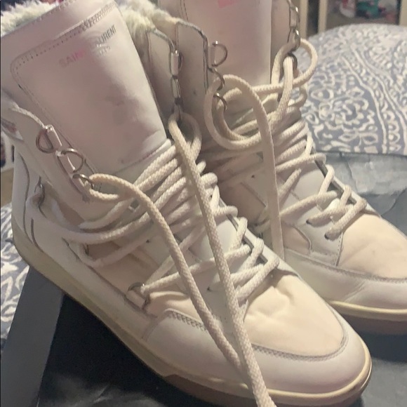 Sneakers - Picture 5 of 8